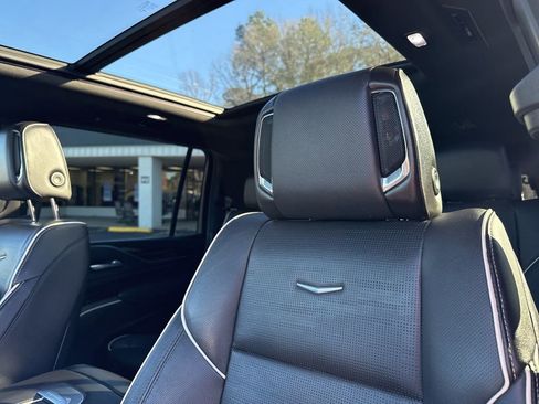 Used 2023 Cadillac Escalade ESV Premium Luxury w/ Performance Package image 17