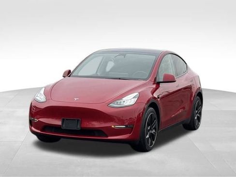 Used 2023 Tesla Model Y Long Range image 3