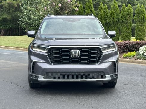 Used 2025 Honda Pilot Elite image 3