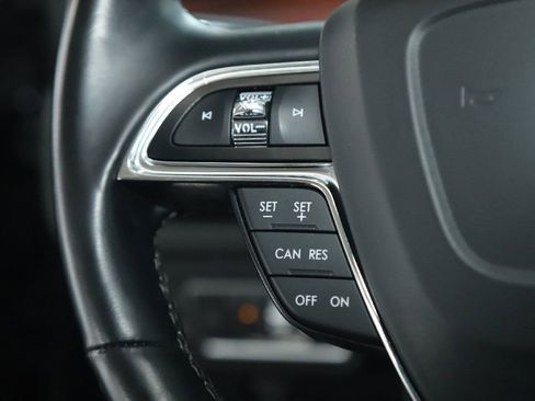 Used 2023 Lincoln Nautilus Reserve w/ Luxury Package image 24