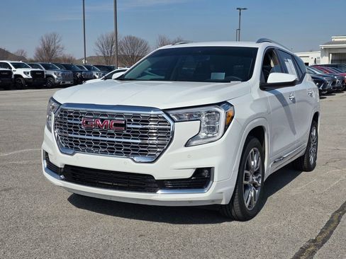 Used 2022 GMC Terrain Denali image 3