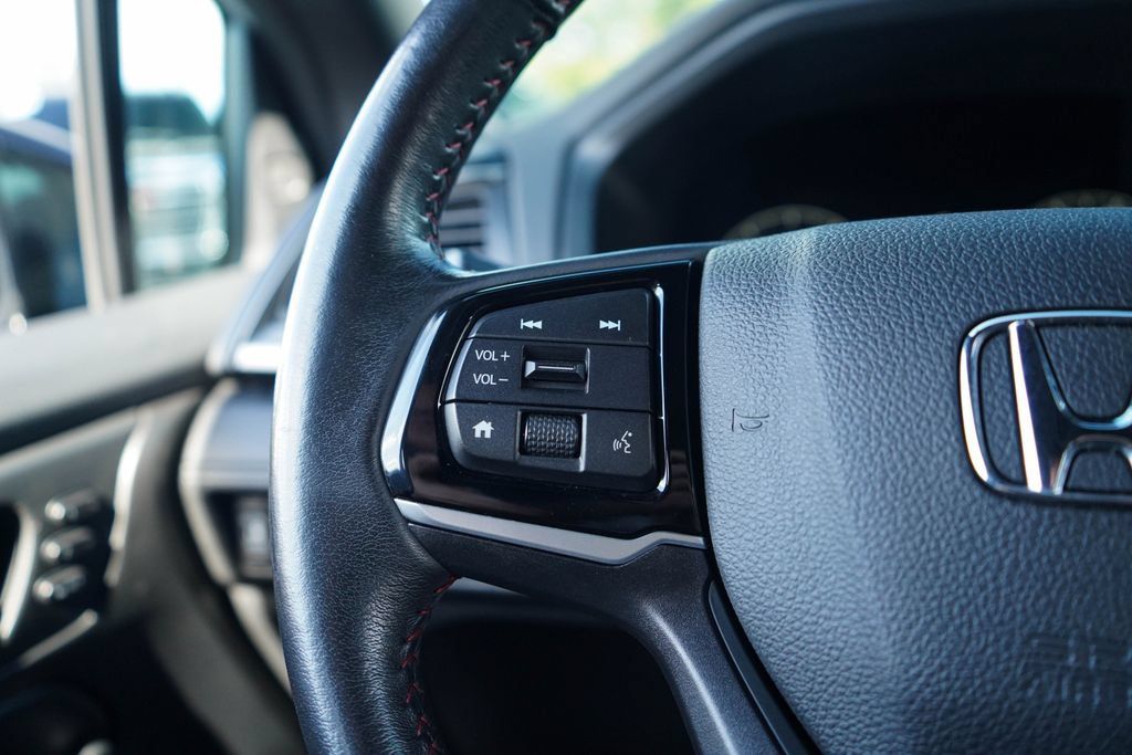 Used 2025 Honda Odyssey Sport-L image 29