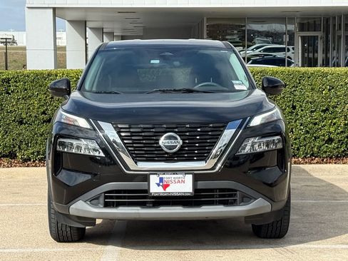 Used 2021 Nissan Rogue SV image 3