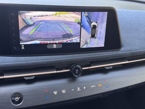 New 2025 Nissan Ariya Platinum image 12