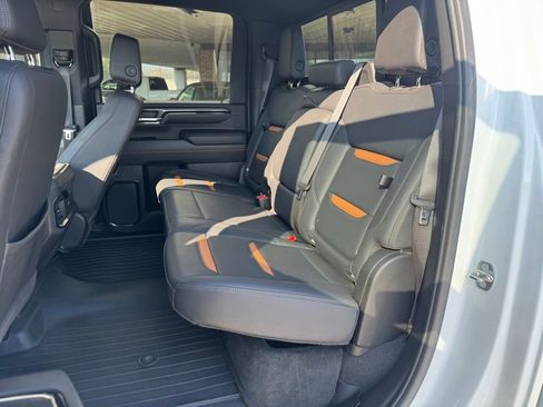 Used 2024 GMC Sierra 2500 AT4 w/ AT4 Preferred Package image 17