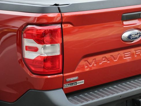 Used 2024 Ford Maverick Lariat FWD image 6