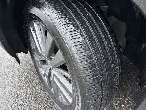 Used 2025 Nissan Pathfinder SL w/ SL Premium Package image 9