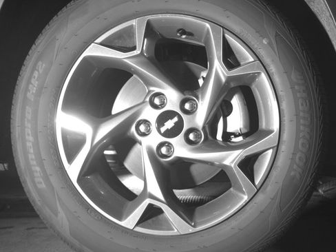 Used 2025 Chevrolet Trax LT FWD image 13