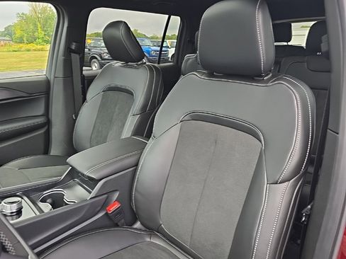 New 2025 Jeep Grand Cherokee L Altitude image 17