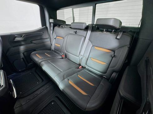 Used 2023 GMC Sierra 1500 AT4 w/ AT4 Premium Package AWD/4WD image 24