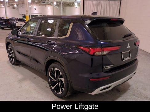 New 2025 Mitsubishi Outlander SE image 6