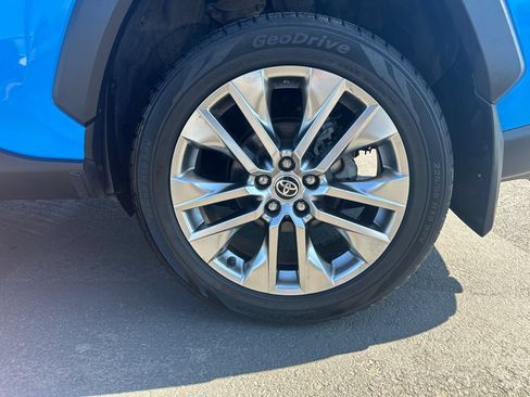 Used 2021 Toyota RAV4 XLE Premium AWD/4WD image 12