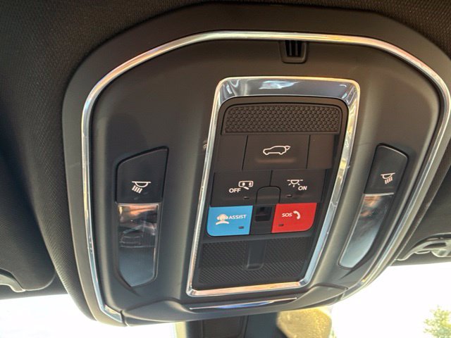 Used 2023 Jeep Wagoneer Series III w/ Preferred Equipment Group AWD/4WD image 17