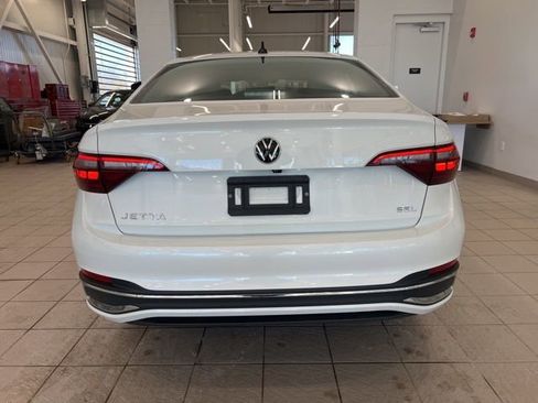 Used 2024 Volkswagen Jetta SEL FWD image 7