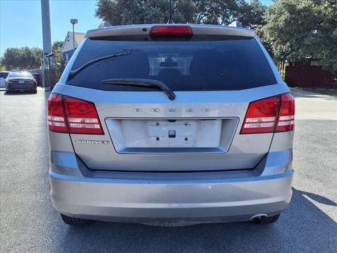 Used 2018 Dodge Journey SE w/ Connectivity Group FWD image 7