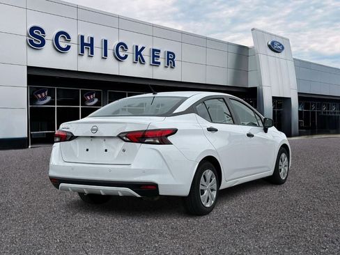 Used 2023 Nissan Versa S FWD image 2