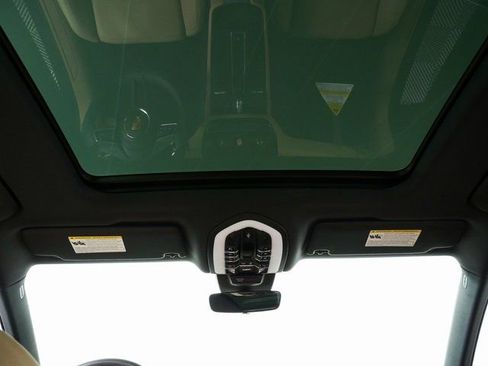 New 2026 Porsche Macan image 21