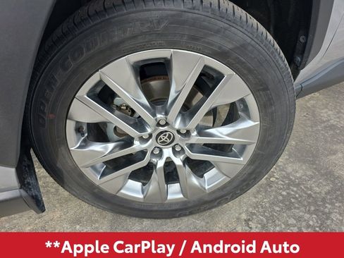 Used 2021 Toyota RAV4 XLE Premium image 3