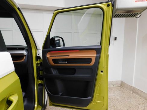 Used 2025 Volkswagen ID. Buzz 1st Edition image 93