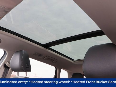 Used 2025 Volkswagen Taos SE image 6