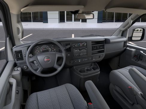 New 2025 GMC Savana 3500 Extended image 39