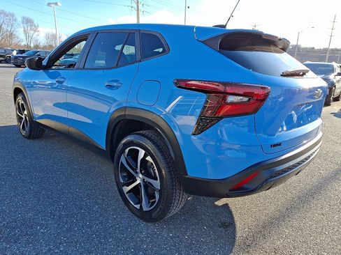 Certified 2024 Chevrolet Trax RS image 5