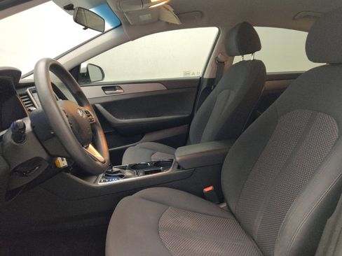 Used 2019 Hyundai Sonata SE FWD image 17