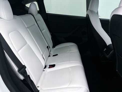 Used 2022 Tesla Model Y Performance AWD/4WD image 33
