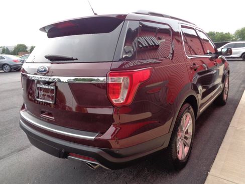 Used 2018 Ford Explorer XLT w/ Equipment Group 202A FWD image 5