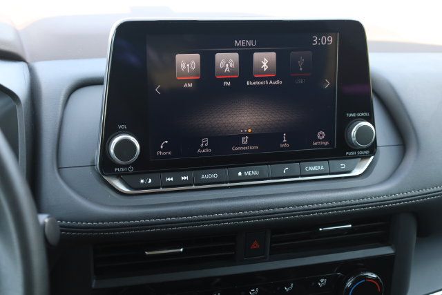 Used 2023 Nissan Rogue S AWD/4WD image 21