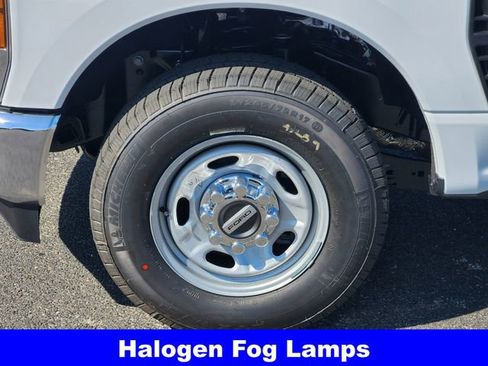 New 2026 Ford F250 XL w/ XL Chrome Package RWD image 10