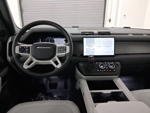 New 2025 Land Rover Defender 110 S image 4
