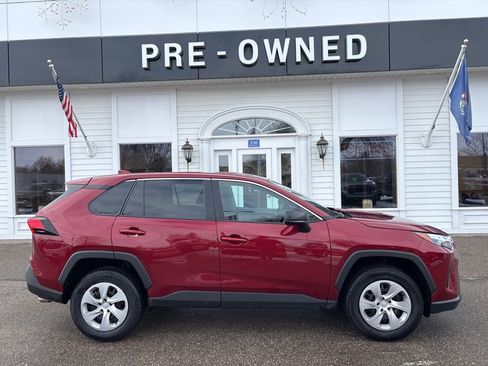 Used 2024 Toyota RAV4 LE image 4