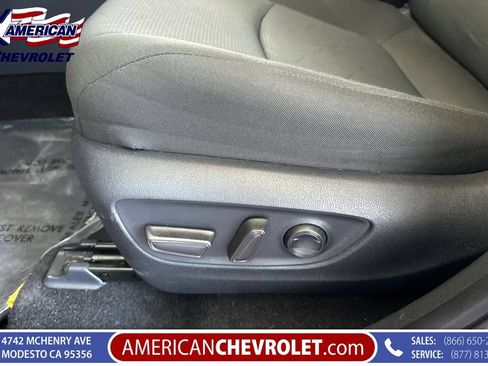 Used 2025 Toyota RAV4 XLE AWD/4WD image 14