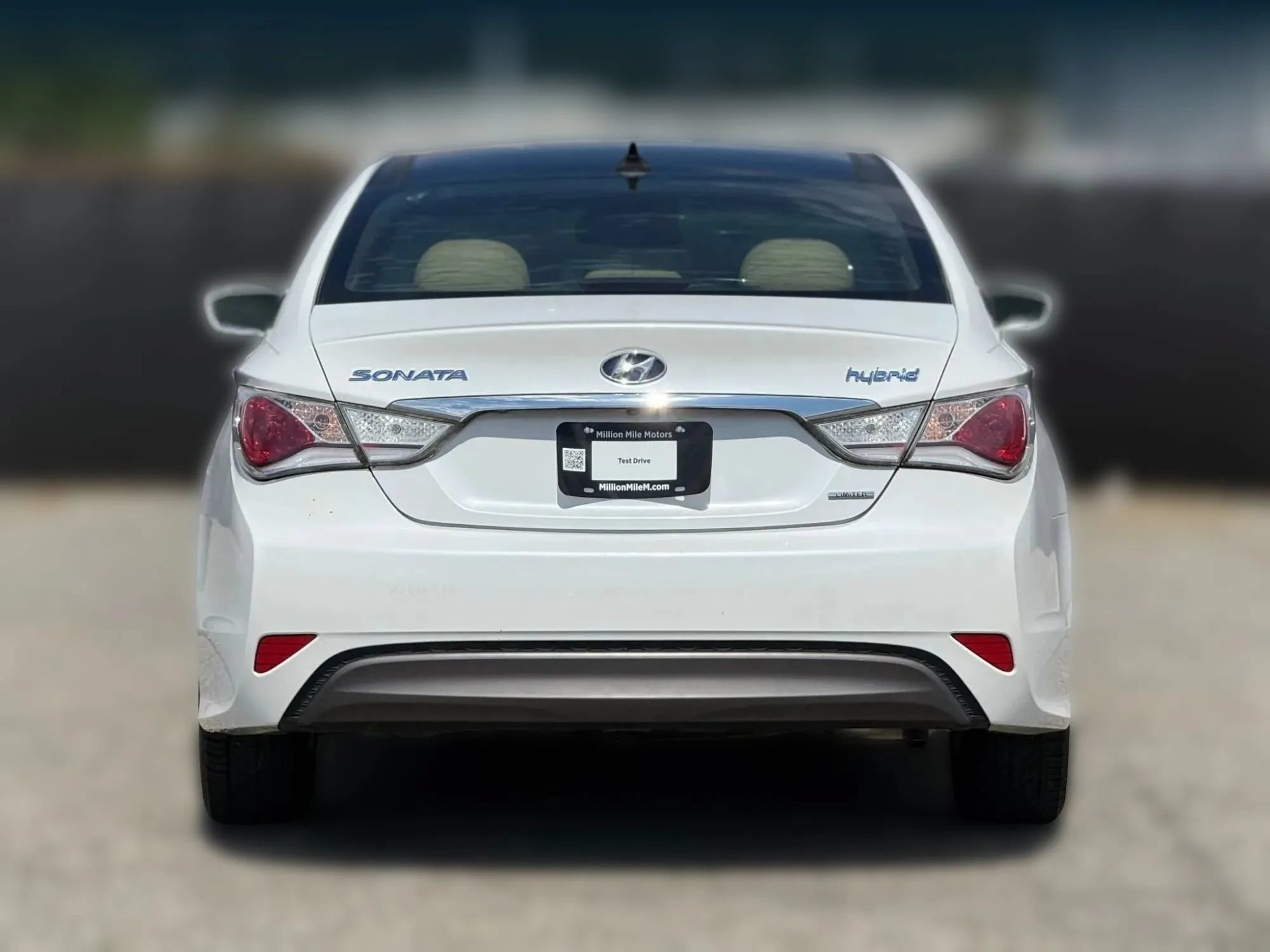 Used 2015 Hyundai Sonata Limited w/ Option Group 02 FWD image 4