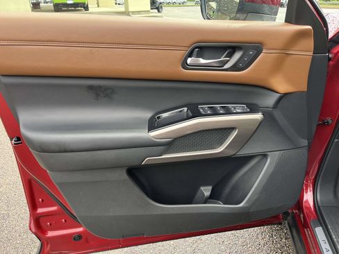 Used 2023 Nissan Pathfinder Platinum w/ Cargo Package FWD image 16