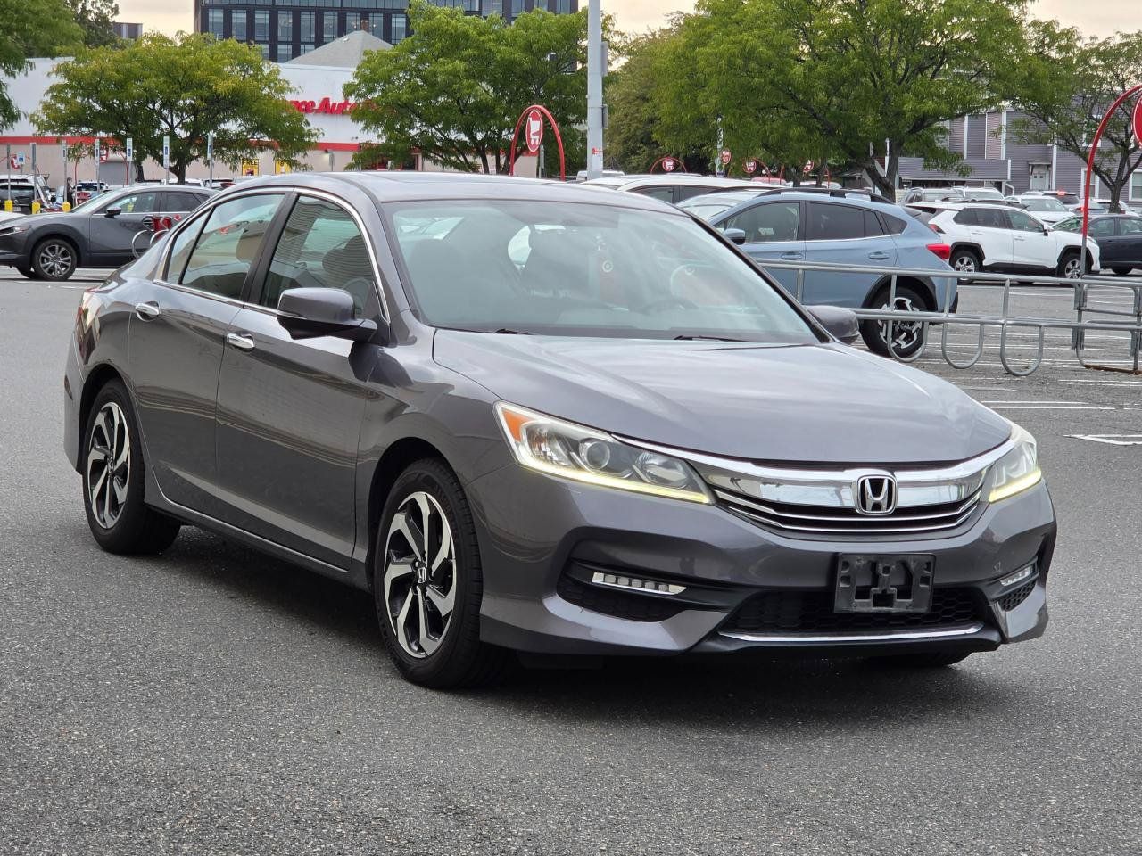 Used 2017 Honda Accord EX image 3