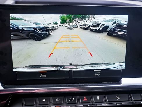 New 2026 GMC Sierra 1500 SLT image 16