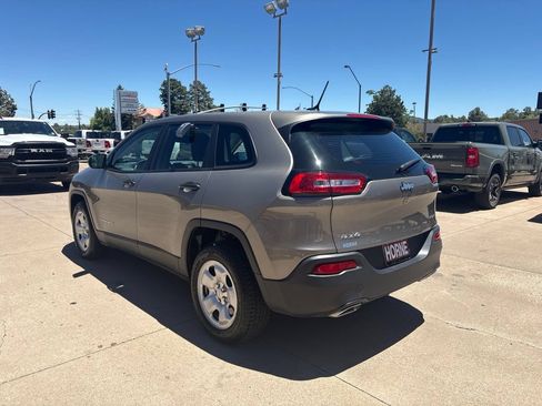 Used 2016 Jeep Cherokee Sport AWD/4WD image 6