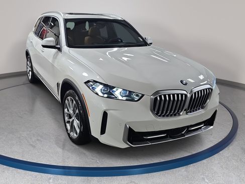 Used 2026 BMW X5 xDrive40i w/ Climate Comfort Package AWD/4WD image 4