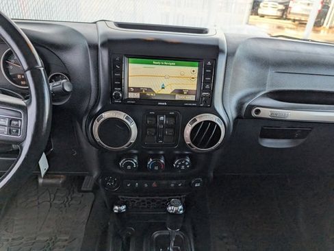 Used 2016 Jeep Wrangler Unlimited Sahara image 15