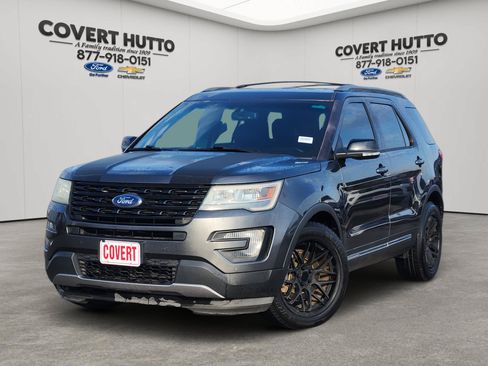 Used 2016 Ford Explorer XLT w/ Equipment Group 202A FWD image 1