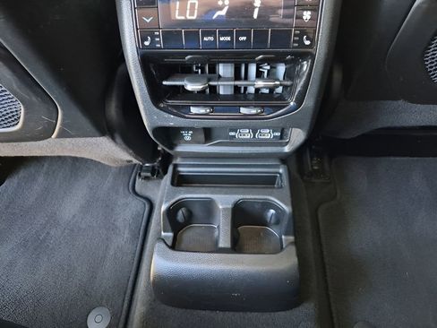 Used 2023 Jeep Grand Cherokee L Limited w/ Luxury Tech Group II image 23