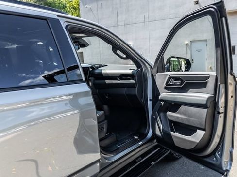 Used 2026 GMC Yukon AT4 w/ AT4 Premium Plus Package AWD/4WD image 15