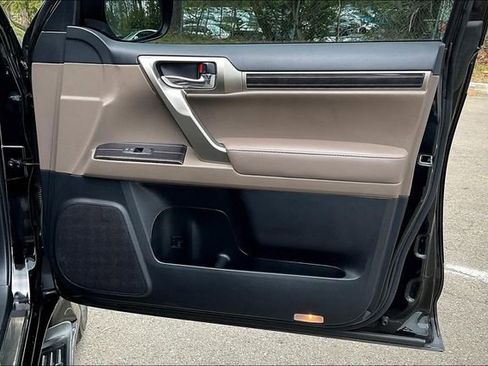 Certified 2021 Lexus GX 460 Premium w/ Premium Package AWD/4WD image 29