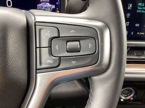 Used 2023 Chevrolet Silverado 1500 LT w/ Z71 Off-Road Package AWD/4WD image 19