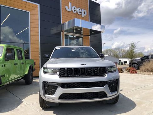 New 2026 Jeep Grand Cherokee L Limited image 8