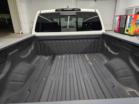 Used 2022 Nissan Titan S image 6