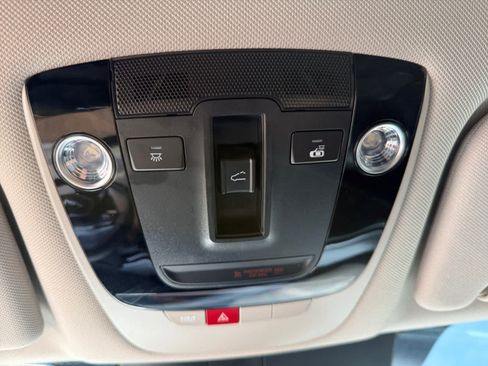 Used 2024 Kia Sorento EX w/ Panoramic Sunroof Package FWD image 19