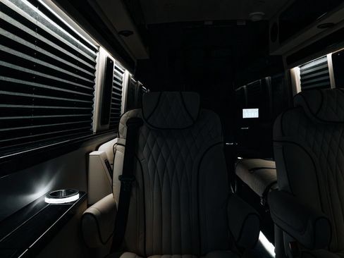 Used 2024 Mercedes-Benz Sprinter 3500 image 54